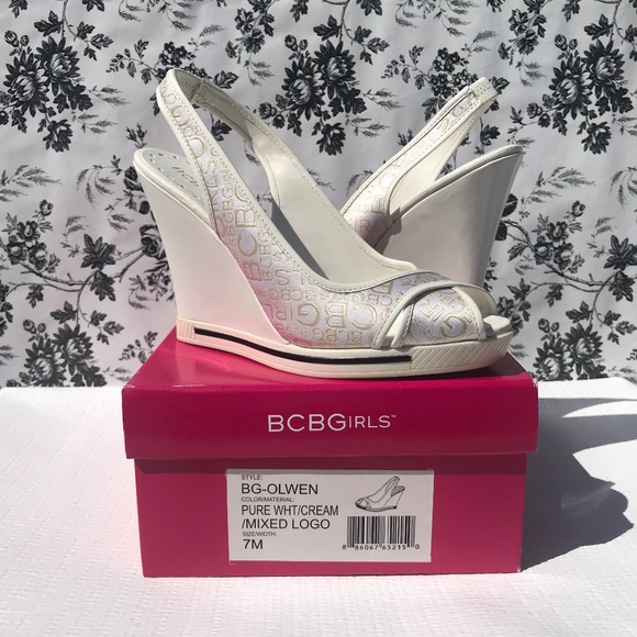 BCBGirls bg-olwen White Peep-Toe Wedges - Picture 1 of 10